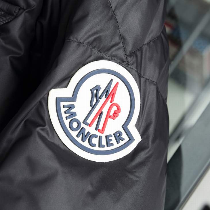 Picture of Moncler Down Jackets _SKUMonclerM-3XL7sr8637465